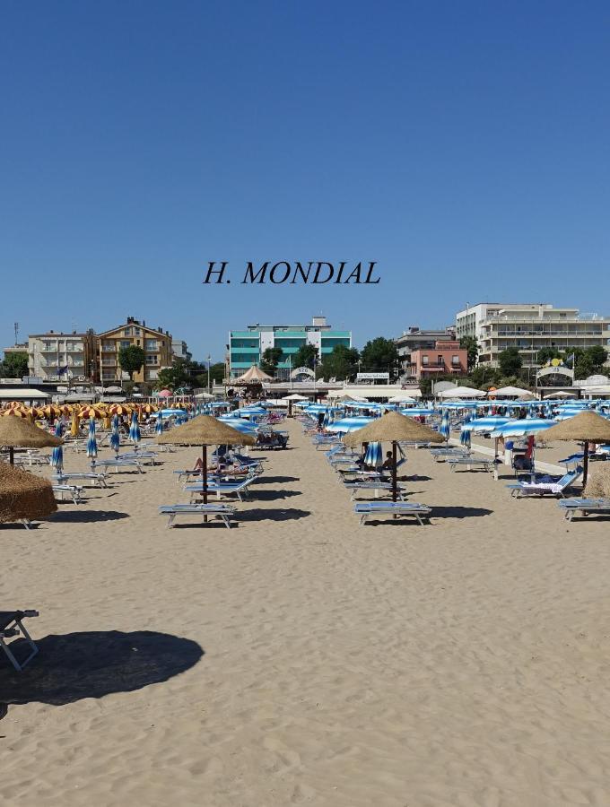 Hotel Mondial Римини Экстерьер фото