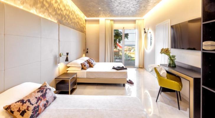 Hotel Mondial Римини Экстерьер фото