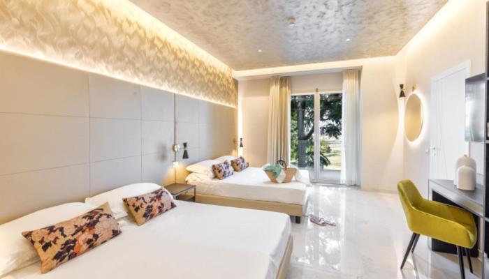 Hotel Mondial Римини Экстерьер фото