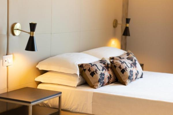 Hotel Mondial Римини Экстерьер фото