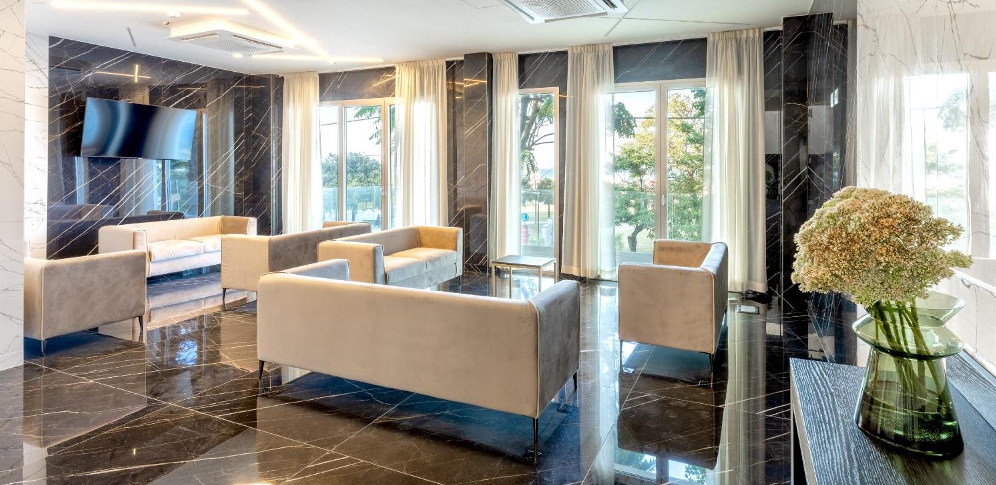 Hotel Mondial Римини Экстерьер фото