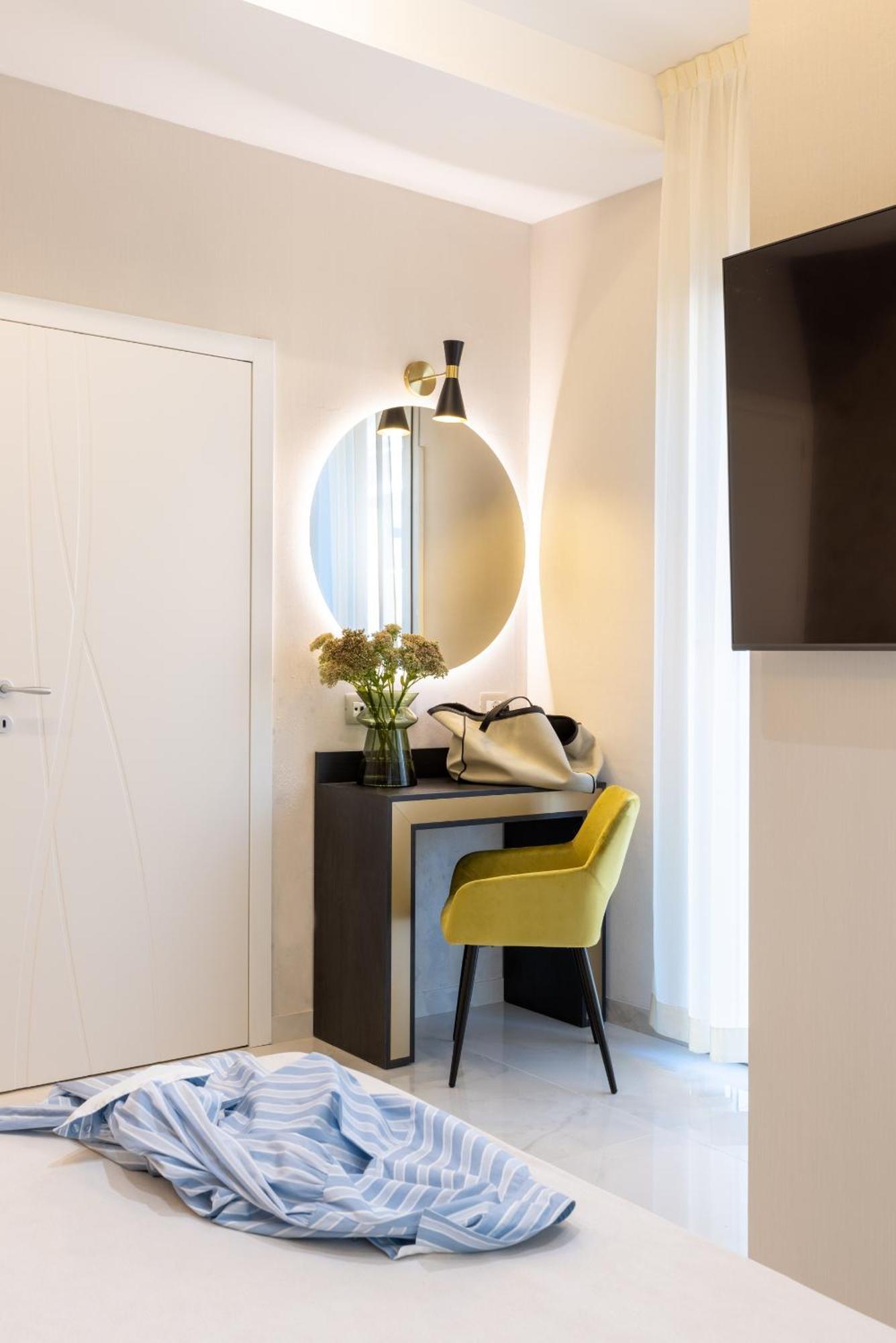 Hotel Mondial Римини Экстерьер фото