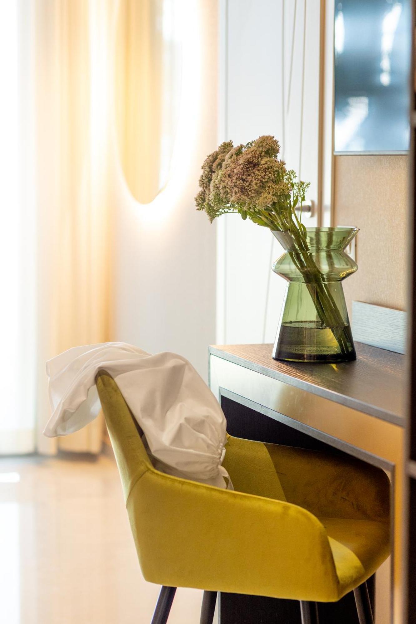 Hotel Mondial Римини Экстерьер фото