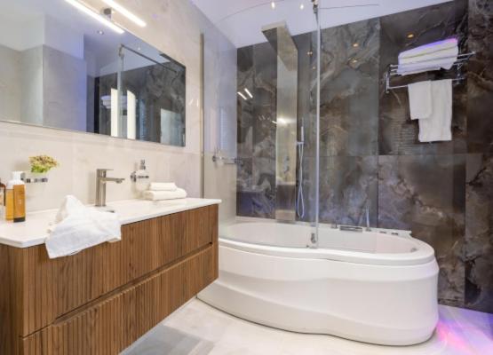 Hotel Mondial Римини Экстерьер фото